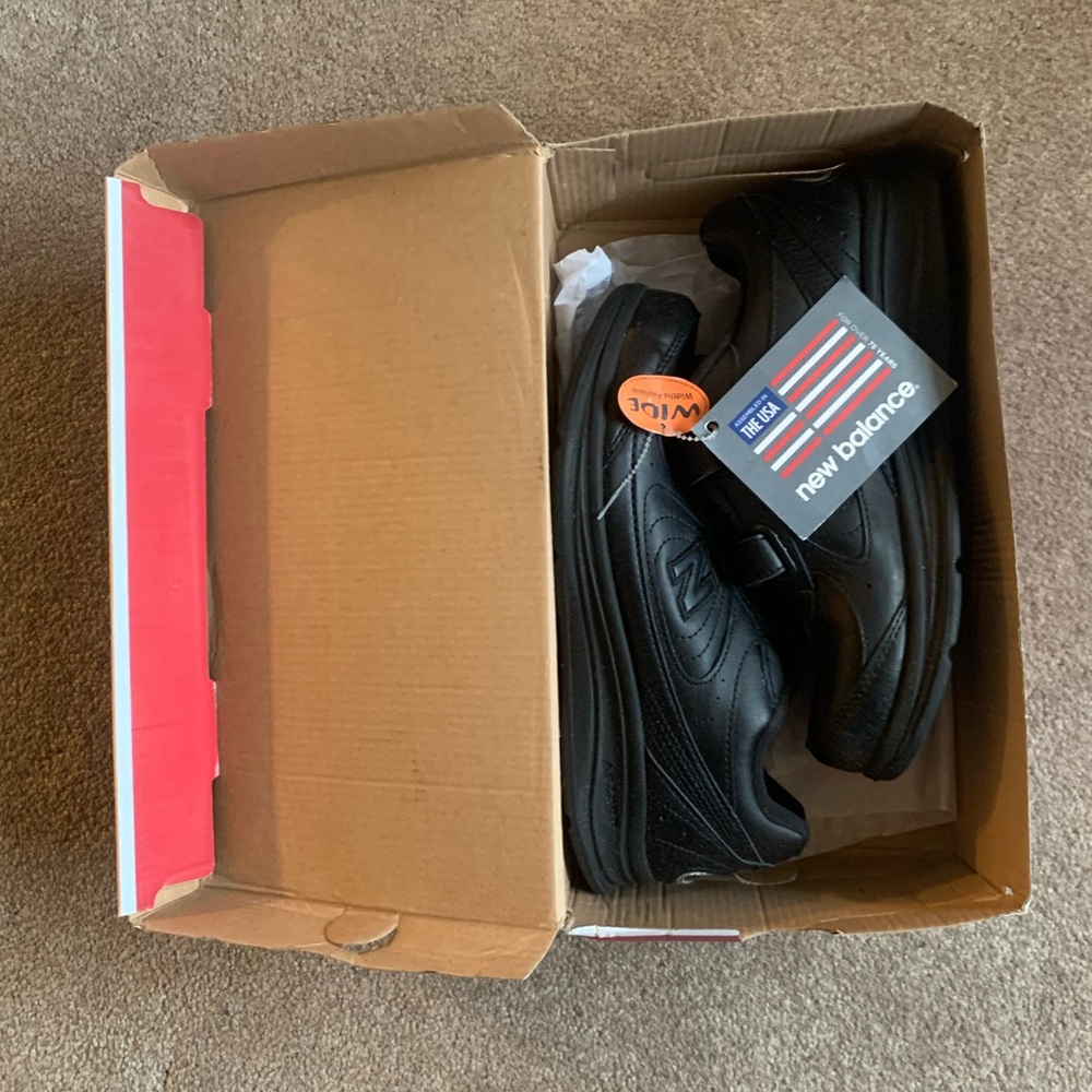 New Balance Black Velcro Sneakers 7 1/2 Wide
